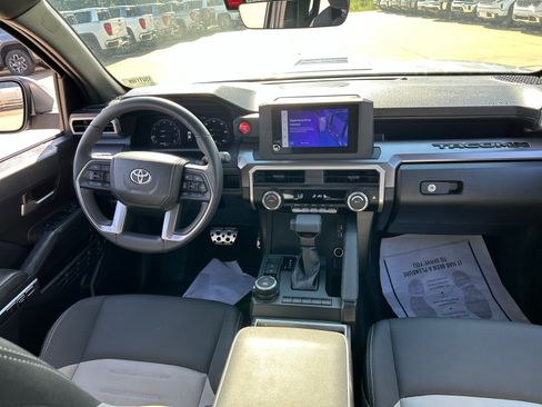 Used 2024 Toyota Tacoma TRD Sport AWD/4WD image 22