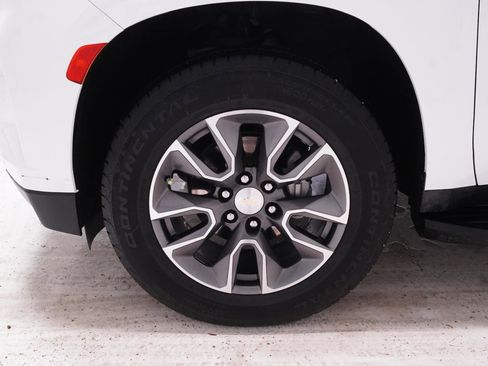 Used 2022 Chevrolet Tahoe LT w/ Luxury Package RWD image 12