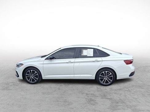 Used 2025 Volkswagen Jetta Sport image 2