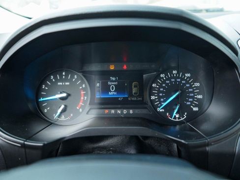 Used 2020 Ford Edge SE image 5