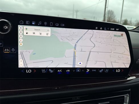 Used 2025 Chevrolet Traverse RS image 18