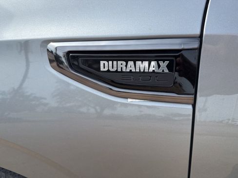 Used 2023 GMC Yukon Denali Ultimate image 12