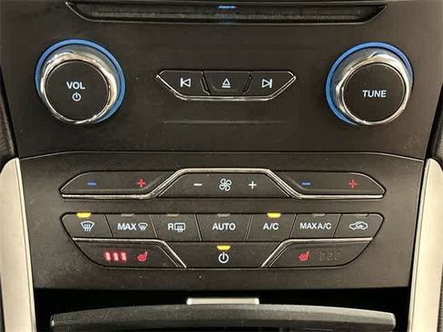 Used 2018 Ford Edge SEL image 14