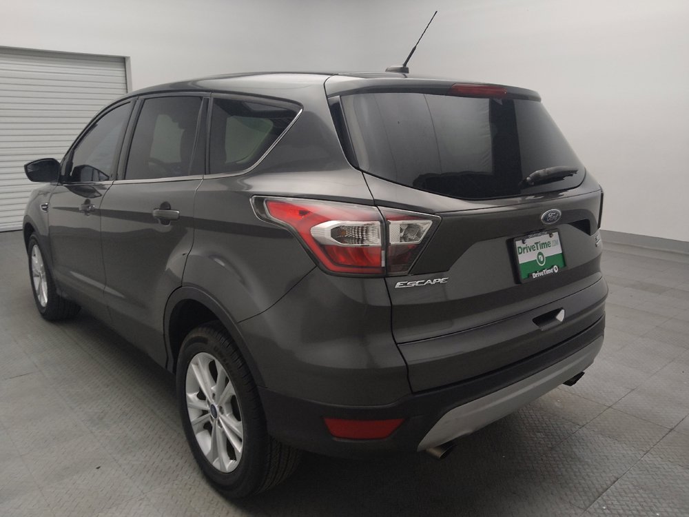 Used 2017 Ford Escape SE FWD image 5