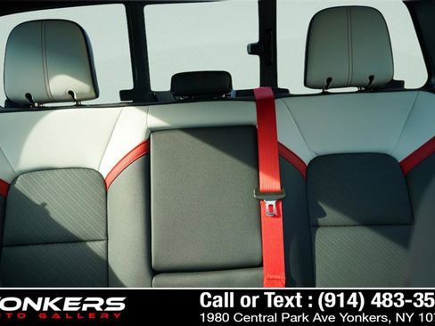 Used 2024 GMC Canyon AT4X image 44