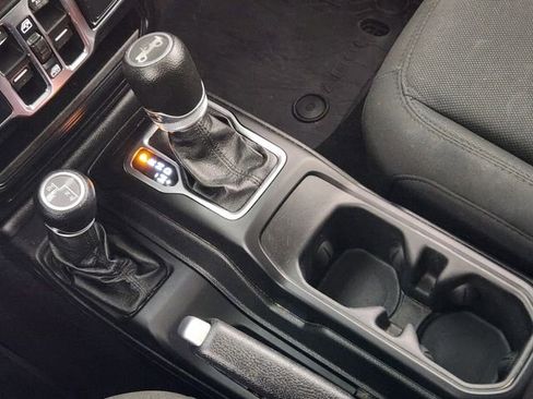 Used 2019 Jeep Wrangler Unlimited Sport S AWD/4WD image 21