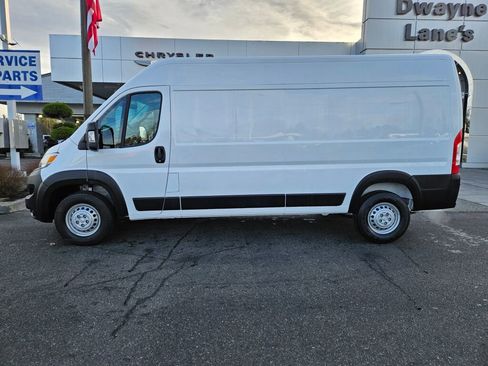 Used 2025 RAM ProMaster 2500 w/ Safety Group image 2