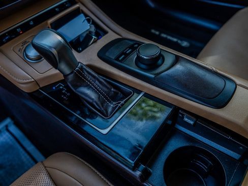 Used 2016 Lexus ES 350 w/ Premium Package w/Wood Trim image 22