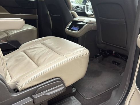 Used 2022 Lincoln Navigator L Reserve RWD image 29