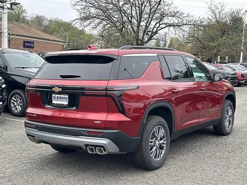 New 2026 Chevrolet Traverse LT FWD image 2