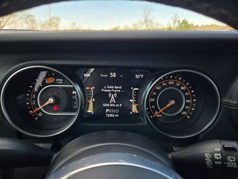 Used 2021 Jeep Wrangler Unlimited Sahara image 27