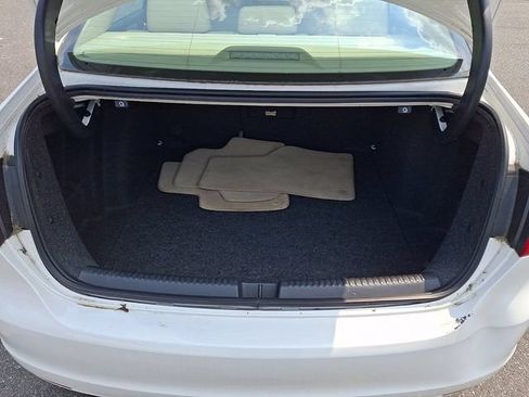 Used 2013 Volkswagen Jetta SE FWD image 29