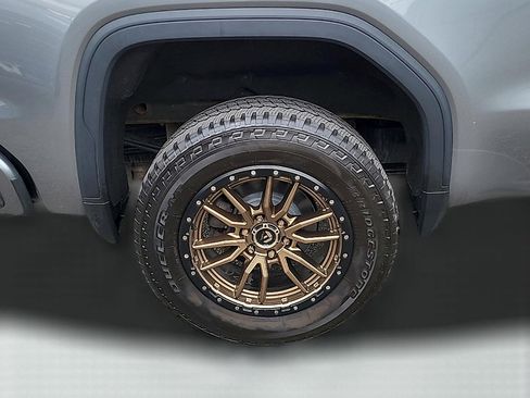 Used 2021 GMC Sierra 1500 AT4 w/ AT4 Premium Package AWD/4WD image 9