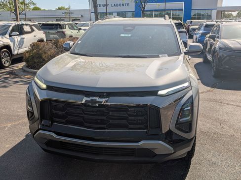 New 2026 Chevrolet Equinox ACTIV w/ Convenience Package III FWD image 2