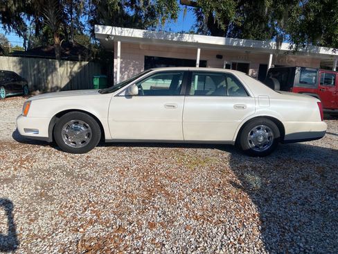 Used 2002 Cadillac De Ville w/ Comfort/Convenience Pkg FWD image 1