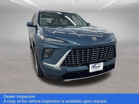 Used 2025 Buick Enclave Avenir w/ Super Cruise Package image 3