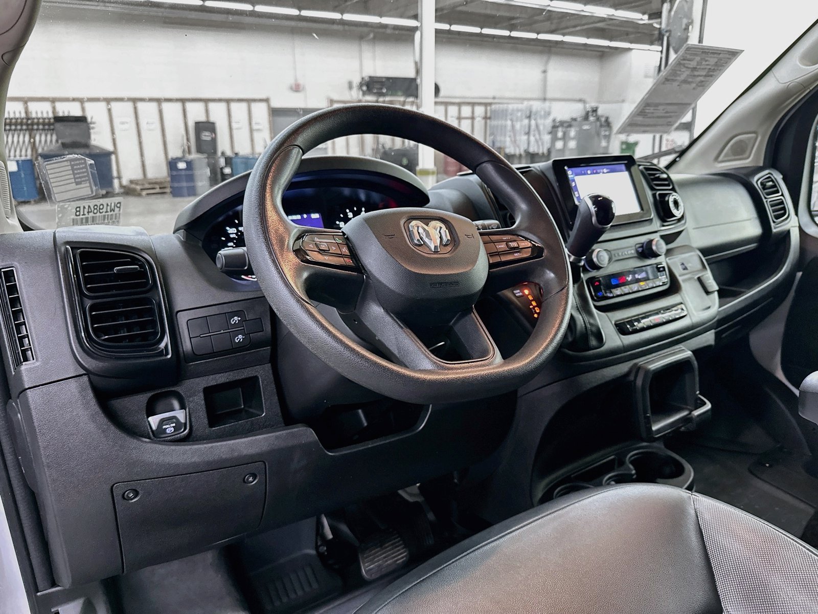Used 2023 RAM ProMaster 2500 FWD image 9