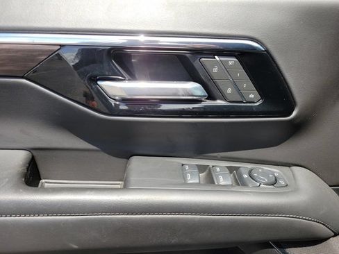 Used 2025 Chevrolet Tahoe LT AWD/4WD image 7
