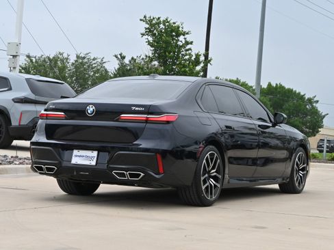Certified 2024 BMW 760i xDrive AWD/4WD image 9