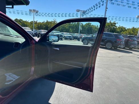 Used 2020 Dodge Charger SXT image 13