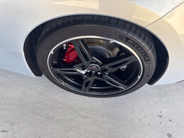 Used 2021 Chevrolet Corvette Stingray Premium Conv w/ Z51 Performance Package RWD image 18