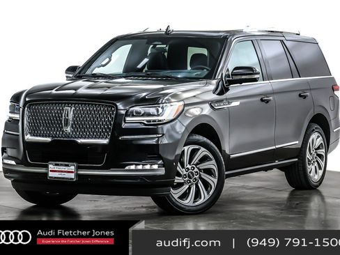 Used 2024 Lincoln Navigator Reserve image 1