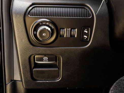 Used 2022 Jeep Wagoneer Series III w/ Premium Group I AWD/4WD image 32