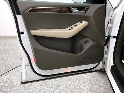 Used 2011 Audi Q5 2.0T Premium image 23