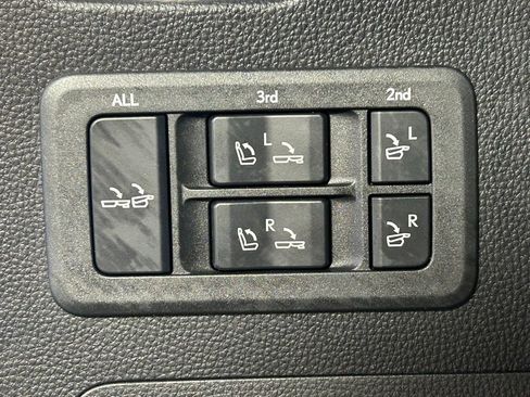 Used 2023 Lexus LX 600 4WD w/ Appearance Package image 16
