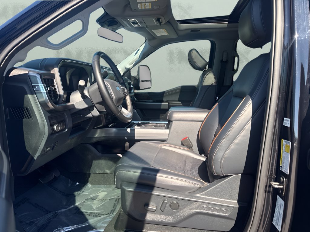 Used 2025 Ford F350 Lariat w/ Lariat Ultimate Package AWD/4WD image 9