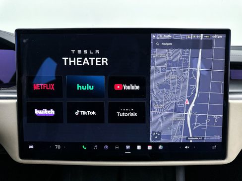 Used 2022 Tesla Model X Plaid image 28