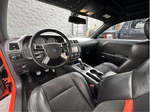 Used 2009 Dodge Challenger SRT8 w/ SRT Option Group II RWD image 2
