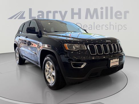 Used 2017 Jeep Grand Cherokee Laredo AWD/4WD image 7