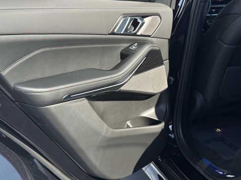 New 2026 BMW X5 xDrive40i w/ M Sport Package AWD/4WD image 13