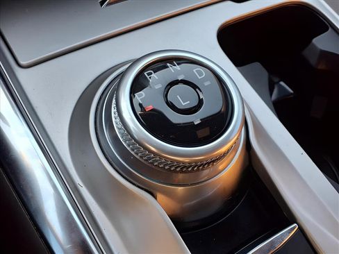 Used 2022 Ford Explorer King Ranch w/ Technology Package image 18