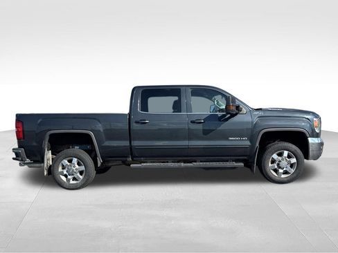 Used 2018 GMC Sierra 3500 SLE w/ SLE Preferred Package AWD/4WD image 4