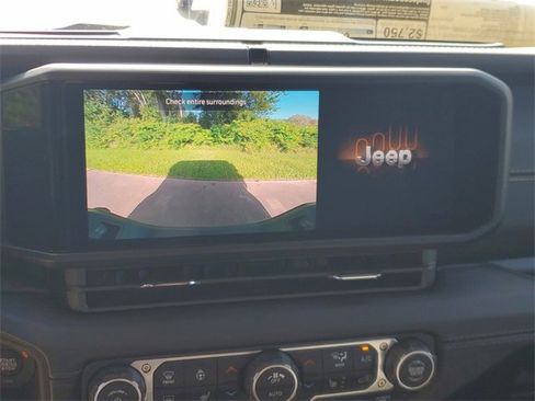 New 2025 Jeep Gladiator Sport image 25