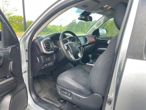 Used 2023 Toyota Tacoma SR5 w/ Technology Package AWD/4WD image 38