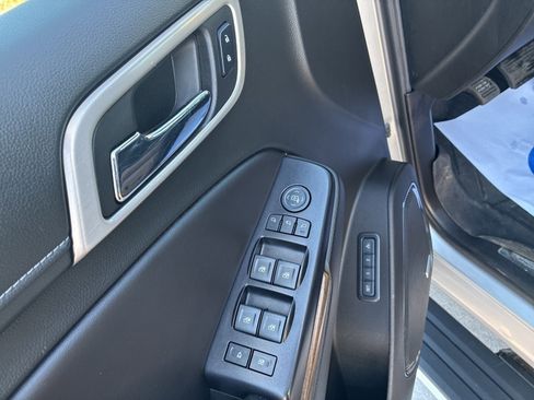 Used 2018 GMC Yukon XL Denali w/ Denali Ultimate Package image 15