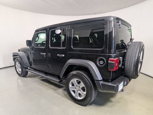 Used 2022 Jeep Wrangler Unlimited Sport w/ Sun And Sound Package AWD/4WD image 6