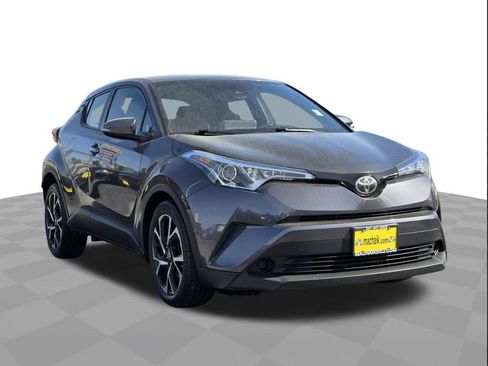 Used 2019 Toyota C-HR XLE image 3