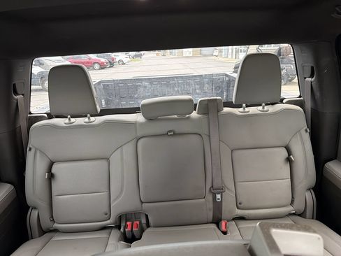 Used 2025 GMC Sierra 1500 SLT AWD/4WD image 25