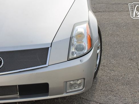 Used 2005 Cadillac XLR image 31