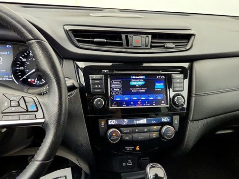 Used 2020 Nissan Rogue SL image 17