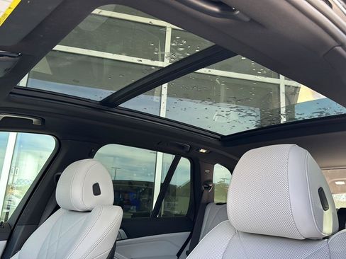 Used 2025 BMW X5 xDrive40i w/ Premium Package image 26