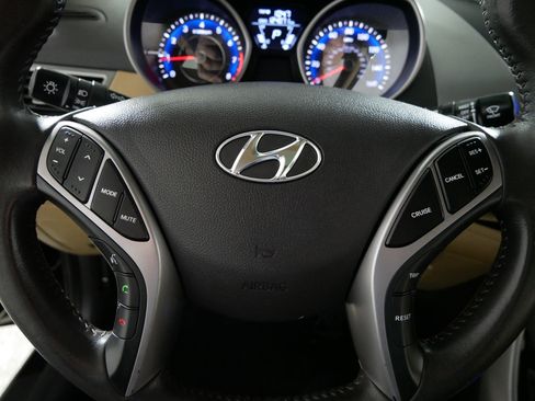 Used 2013 Hyundai Elantra Limited image 25