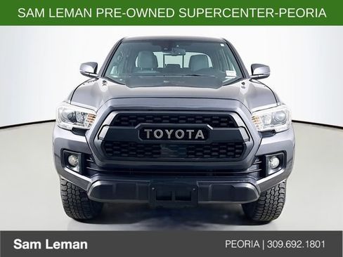 Used 2018 Toyota Tacoma TRD Off-Road image 2