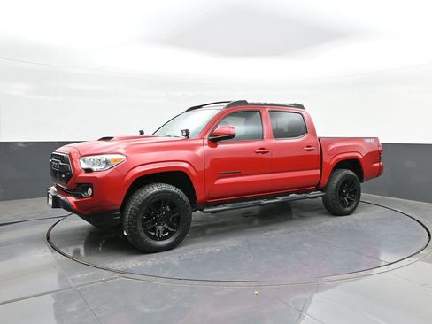 Used 2022 Toyota Tacoma SR AWD/4WD image 33