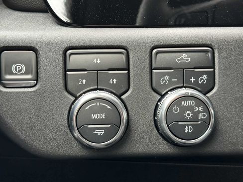 New 2025 GMC Sierra 3500 SLE w/ Preferred Package image 38