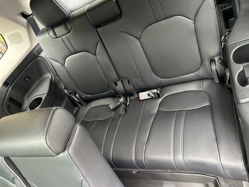 Used 2025 Honda Pilot Elite image 18